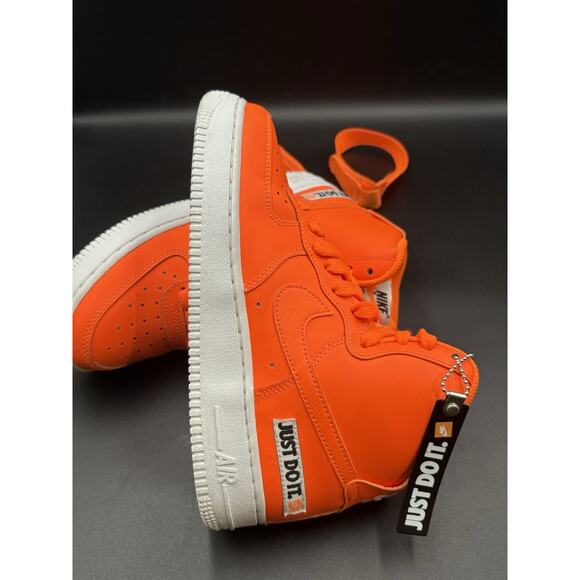NIKE AIR FORCE 1 HIGH LV8 (GS) "JUST DO IT" SZ 5.5 WOMENS SZ 7.0 AV7951-800] - Picture 1 of 13